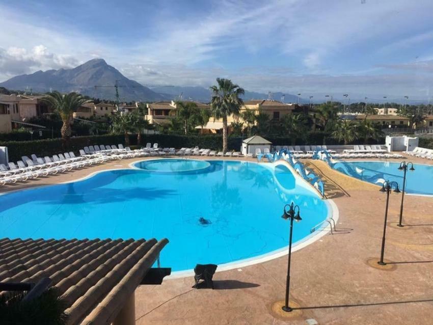 Mare Luna Village Campofelice Di Roccella Luaran gambar